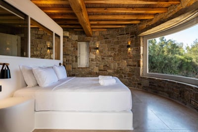 Luxury Villa Photo #47