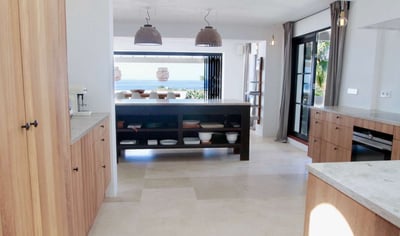 Luxury Villa Photo #17