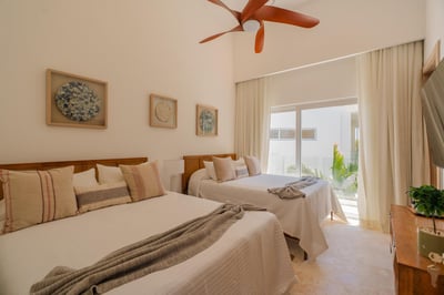 Luxury Villa Photo #24