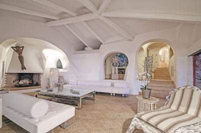 Luxury Villa Photo #10