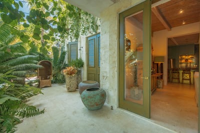 Luxury Villa Photo #44