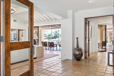 Luxury Villa Photo #28