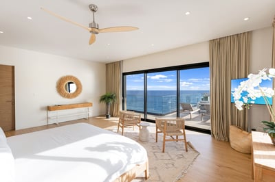 Luxury Villa Photo #29