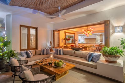 Luxury Villa Photo #20