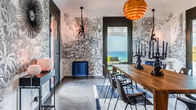 Kitchen & Dining Area