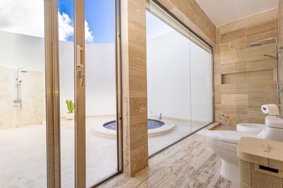 Luxury Villa Photo #30