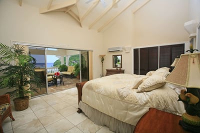 Luxury Villa Photo #15
