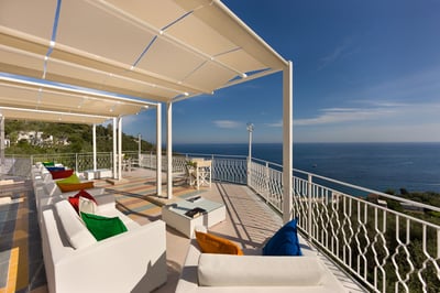 Luxury Villa Photo #6