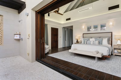 Luxury Villa Photo #55