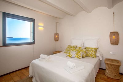 Luxury Villa Photo #18