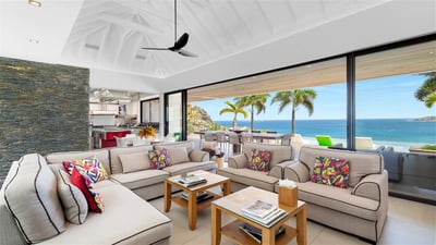 Luxury Villa Photo #26