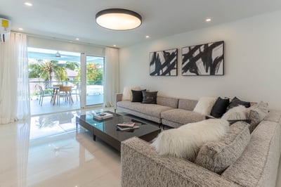 Luxury Villa Photo #17