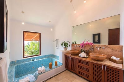 Luxury Villa Photo #21