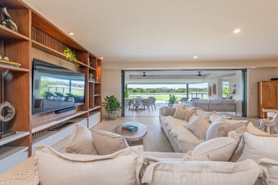 Luxury Villa Photo #11