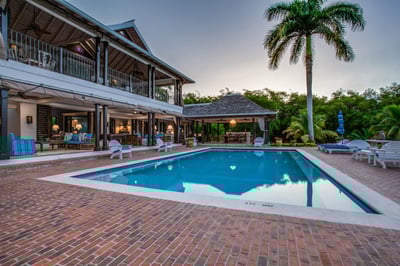 Luxury Villa Photo #4