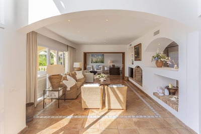 Luxury Villa Photo #19