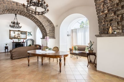 Luxury Villa Photo #14