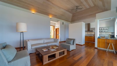 Luxury Villa Photo #20