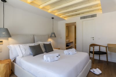 Luxury Villa Photo #40