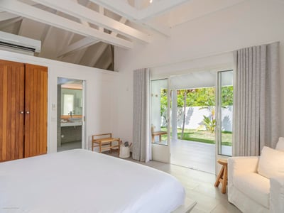 Luxury Villa Photo #26