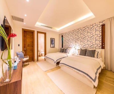 Luxury Villa Photo #17