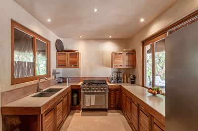 Luxury Villa Photo #16