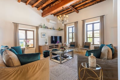 Luxury Villa Photo #12