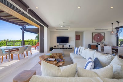 Luxury Villa Photo #17