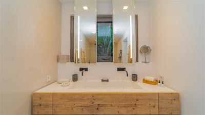 Luxury Villa Photo #39