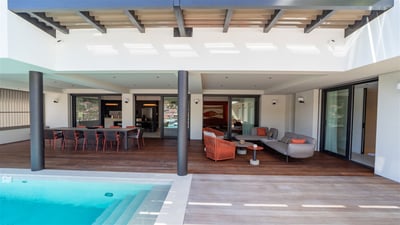 Luxury Villa Photo #6