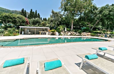 Luxury Villa Photo #6