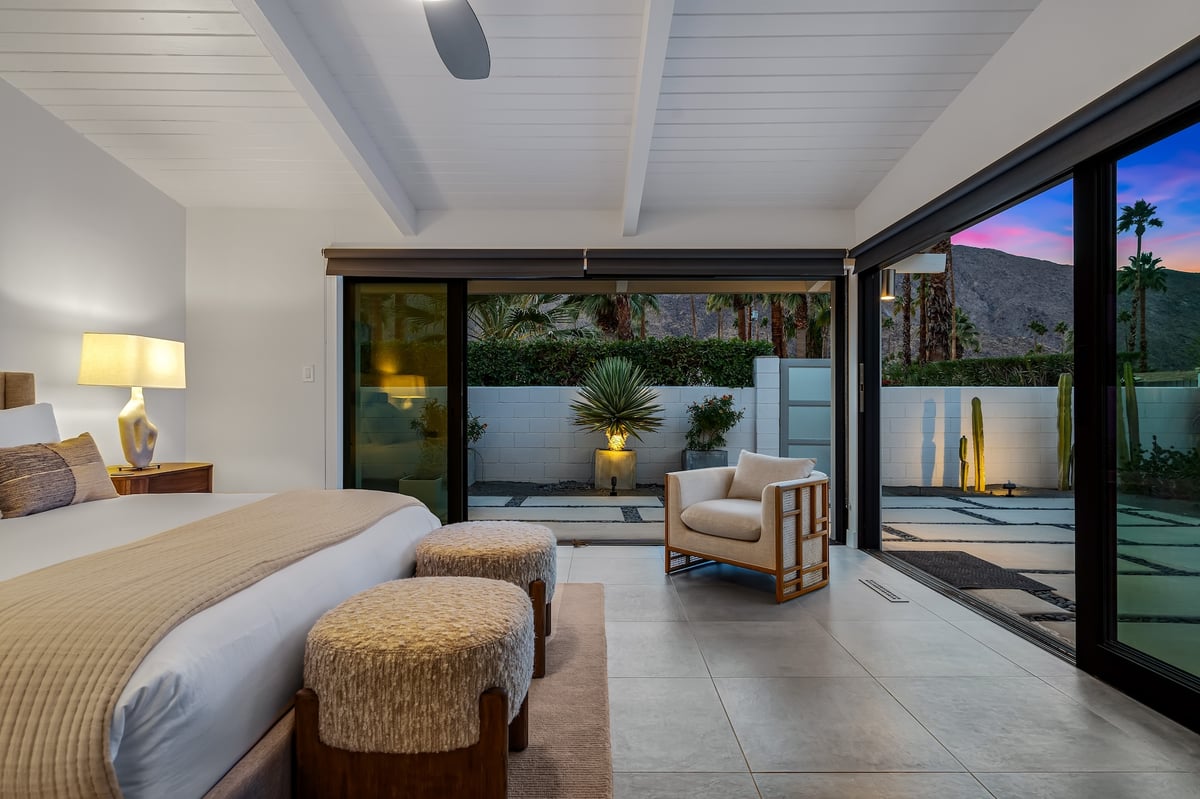 Alexander Desert Dreams