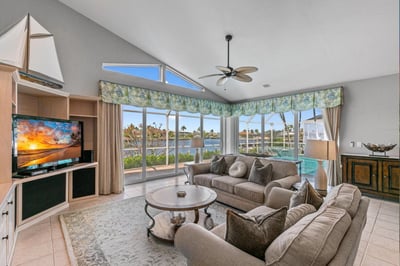 Luxury Villa Photo #10