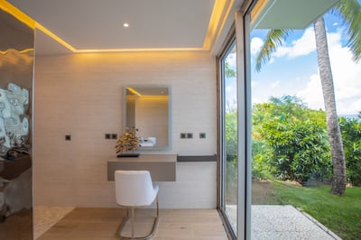 Luxury Villa Photo #24