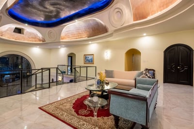 Luxury Villa Photo #26