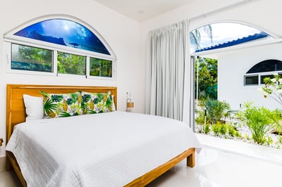 Luxury Villa Photo #27