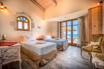 Luxury Villa Photo #15