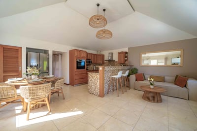 Luxury Villa Photo #13