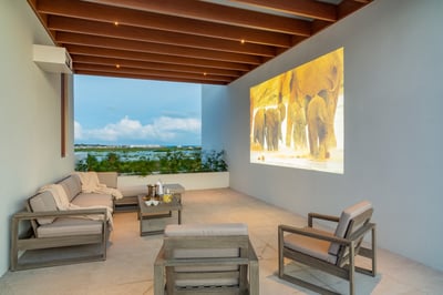Luxury Villa Photo #14