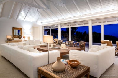 Luxury Villa Photo #18