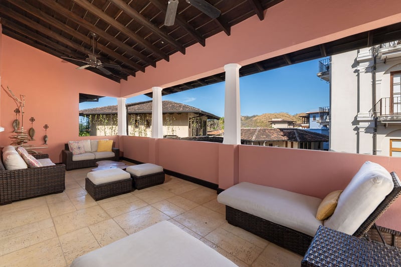 38 Avenida la Antigua