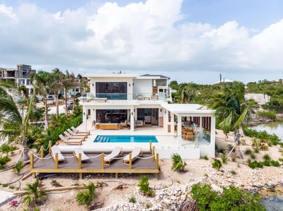 Luxury Villa Photo #8