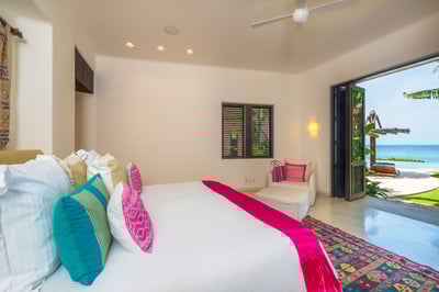 Luxury Villa Photo #29