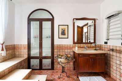 Luxury Villa Photo #30