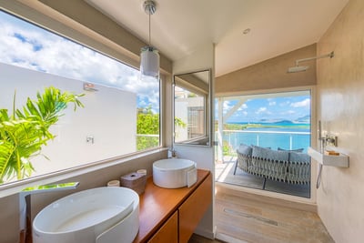 Luxury Villa Photo #38