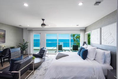 Luxury Villa Photo #23
