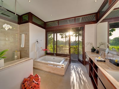 Luxury Villa Photo #25