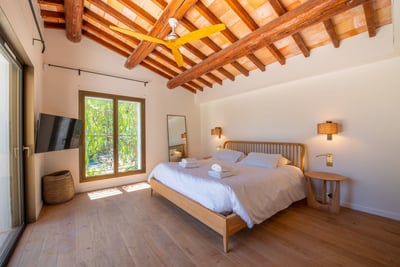 Luxury Villa Photo #13
