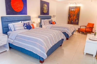 Luxury Villa Photo #11