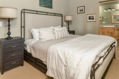 Luxury Villa Photo #18